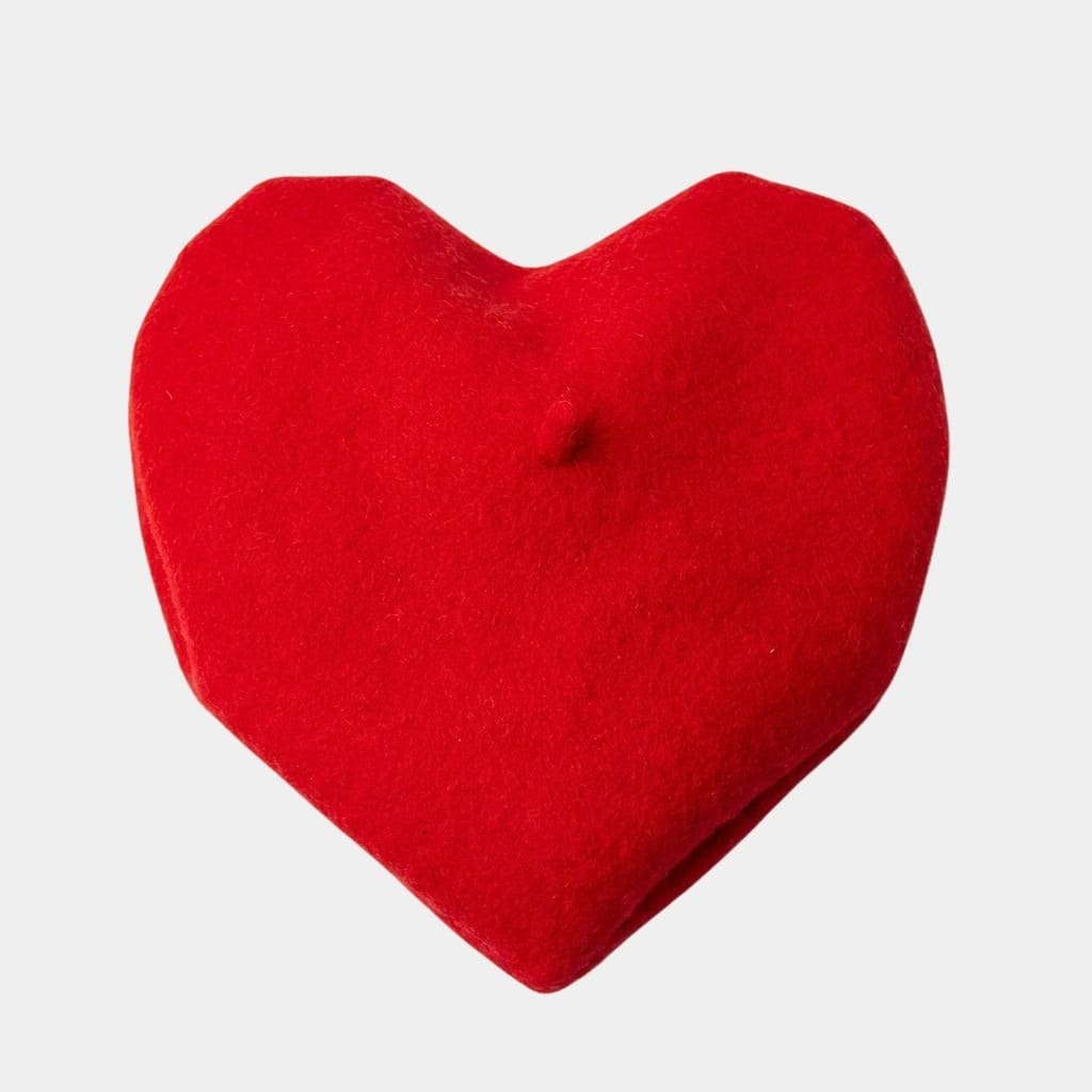 Béret en forme de cœur rouge